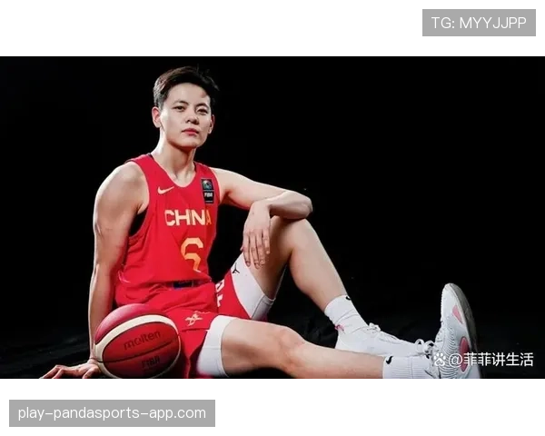 杨舒予这生活也太不接地气了吧，早餐一杯咖啡都能比我一个月房租贵